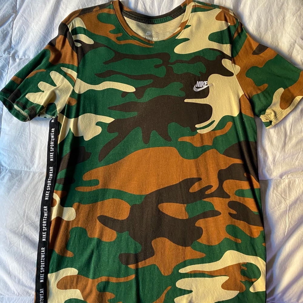 COPY - Nike camo tee